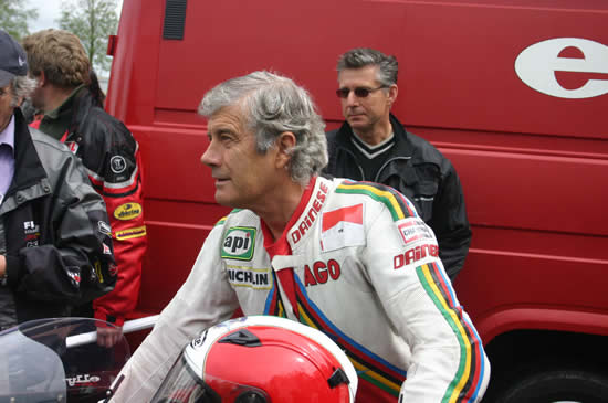 Giacomo AGOSTINI à Magny-Cours en 2005